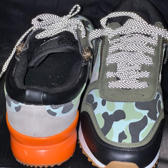 SNKR PROJECT - Picture 2 of 5